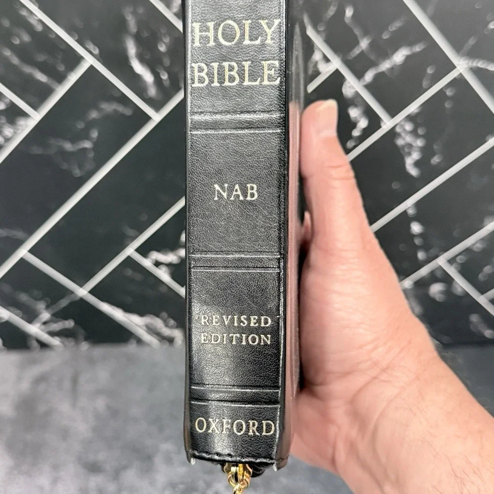 Oxford Holy Bible Revised NAB Leather Zipper‎ Gold Gilded Pages